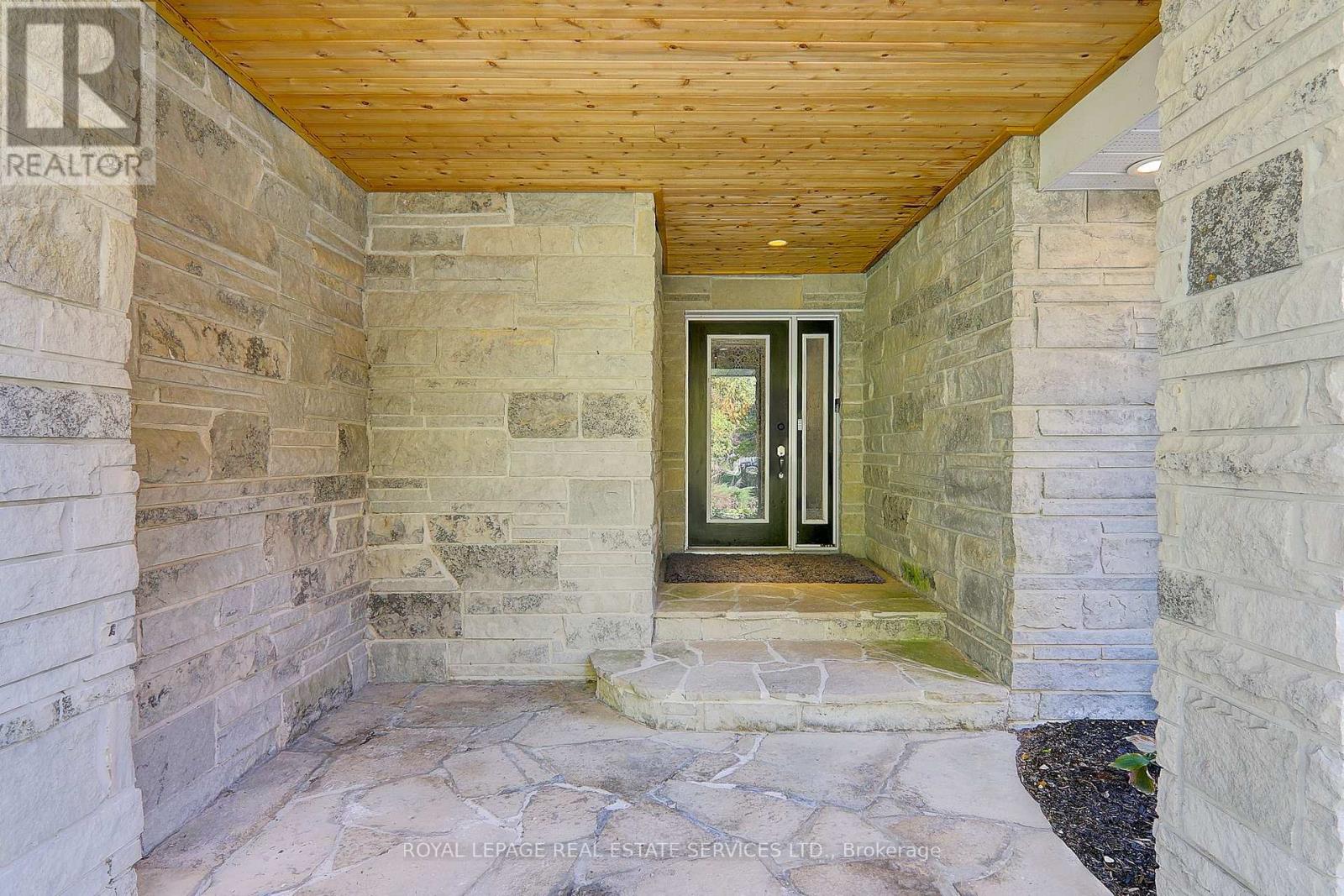 Property at 52 INNISBROOK DRIVE image 3