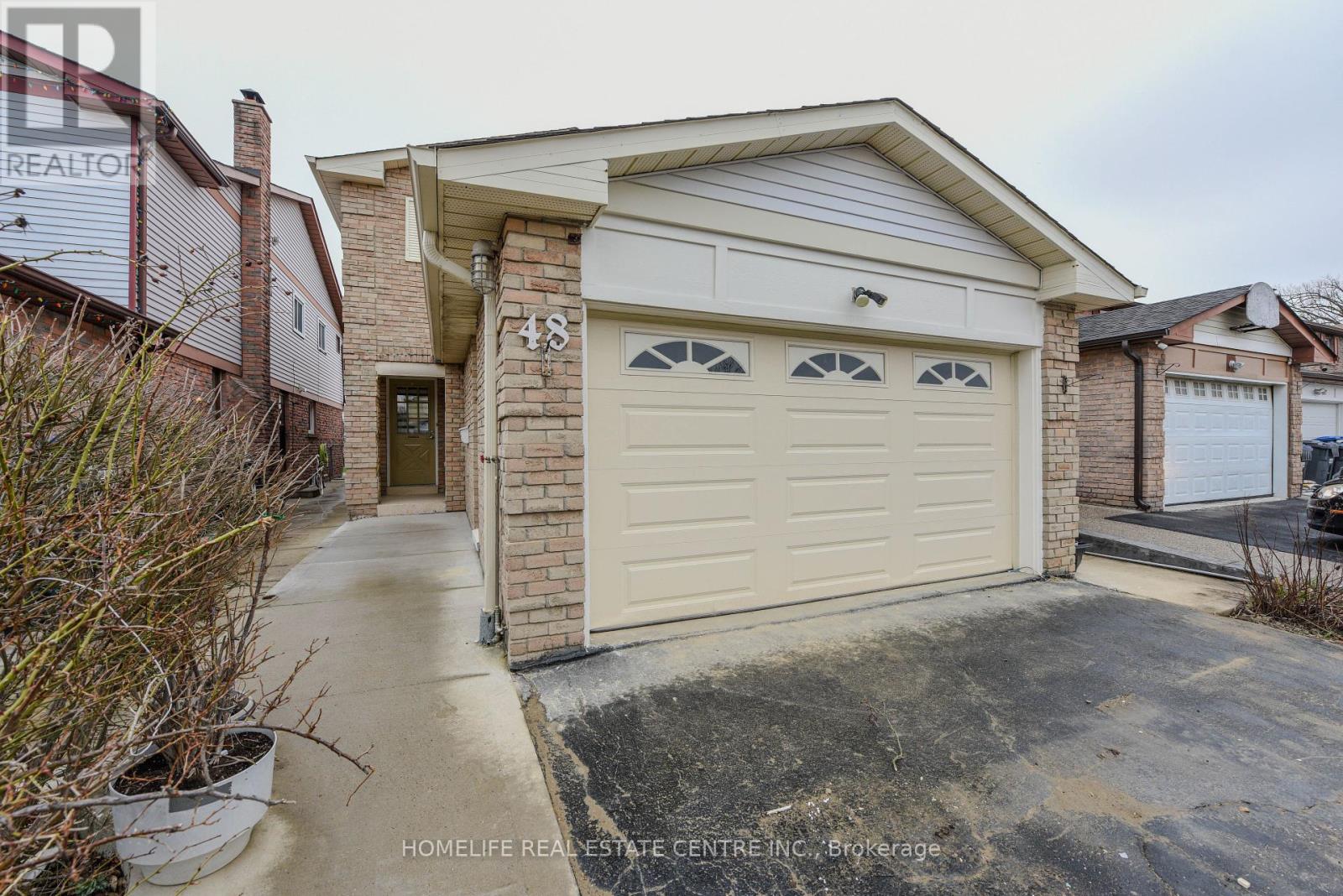 Property at 48 DAFOE CRESCENT image 3