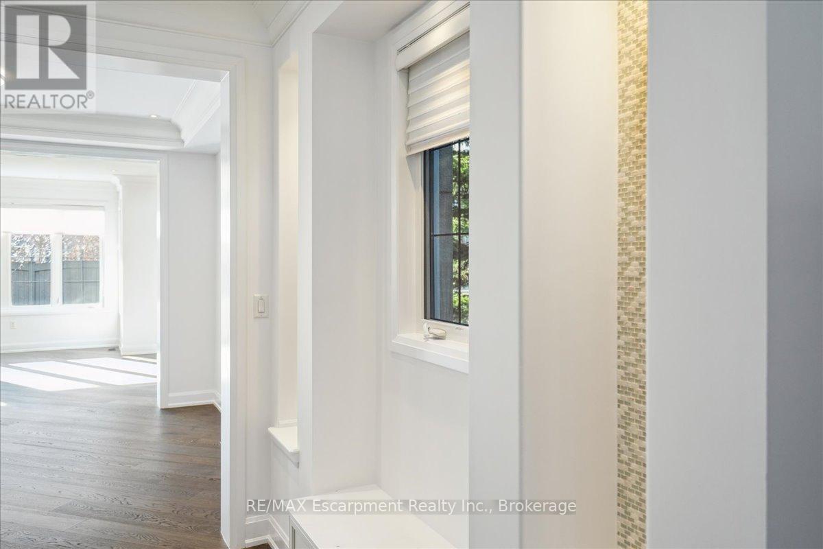 2462 Charlie Common, Oakville, Ontario  L6M 5N1 - Photo 10 - W11993313