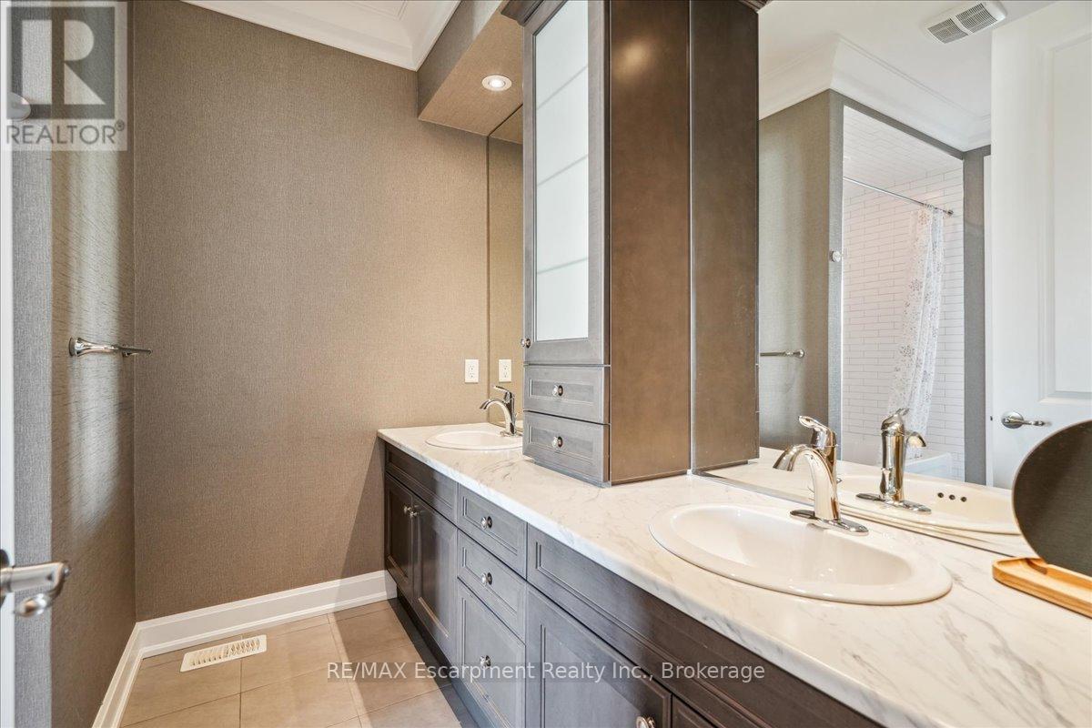 2462 Charlie Common, Oakville, Ontario  L6M 5N1 - Photo 25 - W11993313