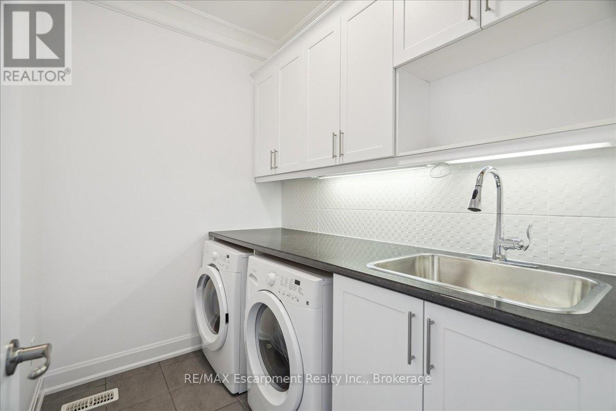 2462 Charlie Common, Oakville, Ontario  L6M 5N1 - Photo 27 - W11993313