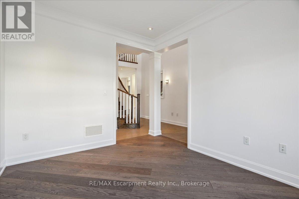 2462 Charlie Common, Oakville, Ontario  L6M 5N1 - Photo 7 - W11993313
