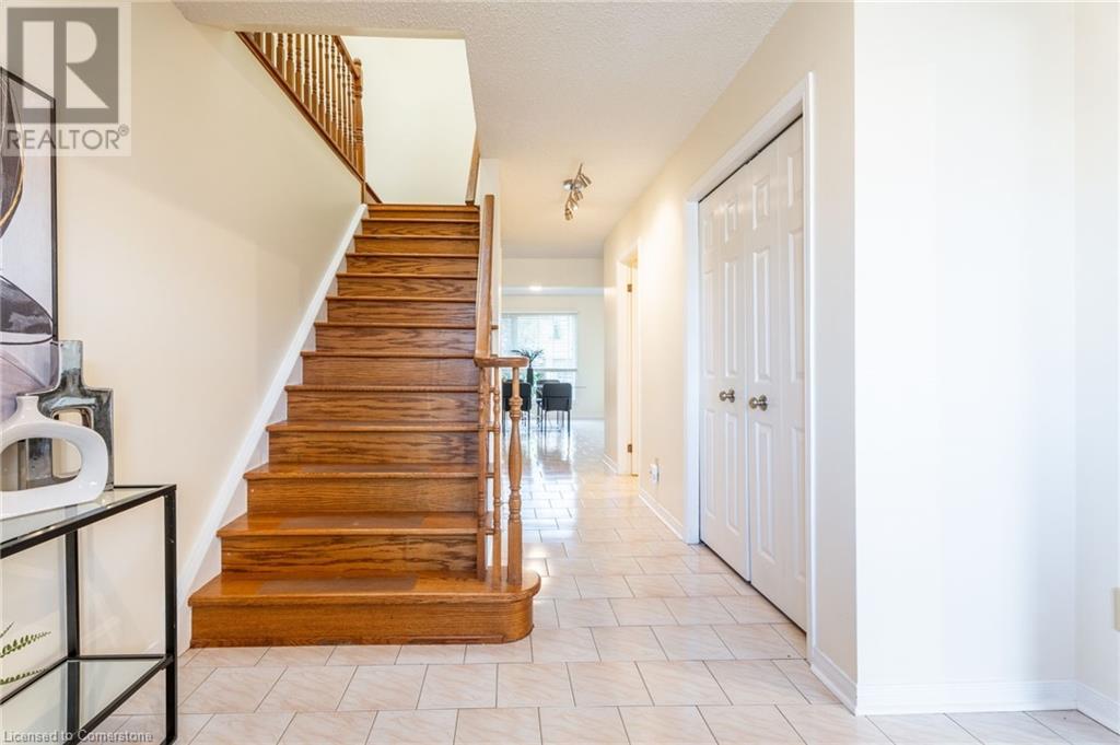 54 Goldcrest Drive, Stoney Creek, Ontario  L8G 4T6 - Photo 9 - 40720067