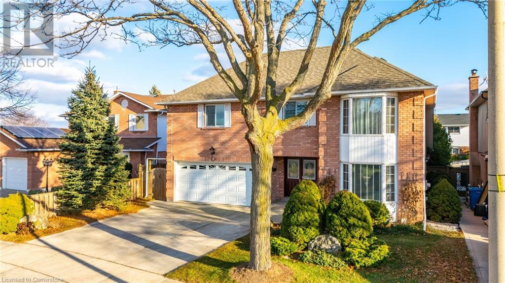 Property at 54 GOLDCREST Drive image 3