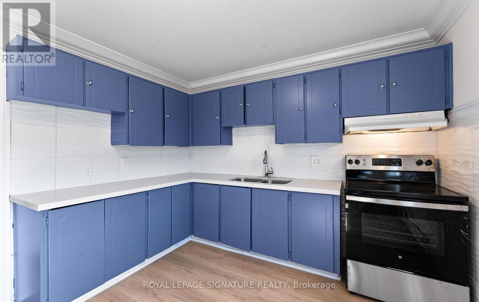 Property at 147 - 1010 GLEN STREET image 3