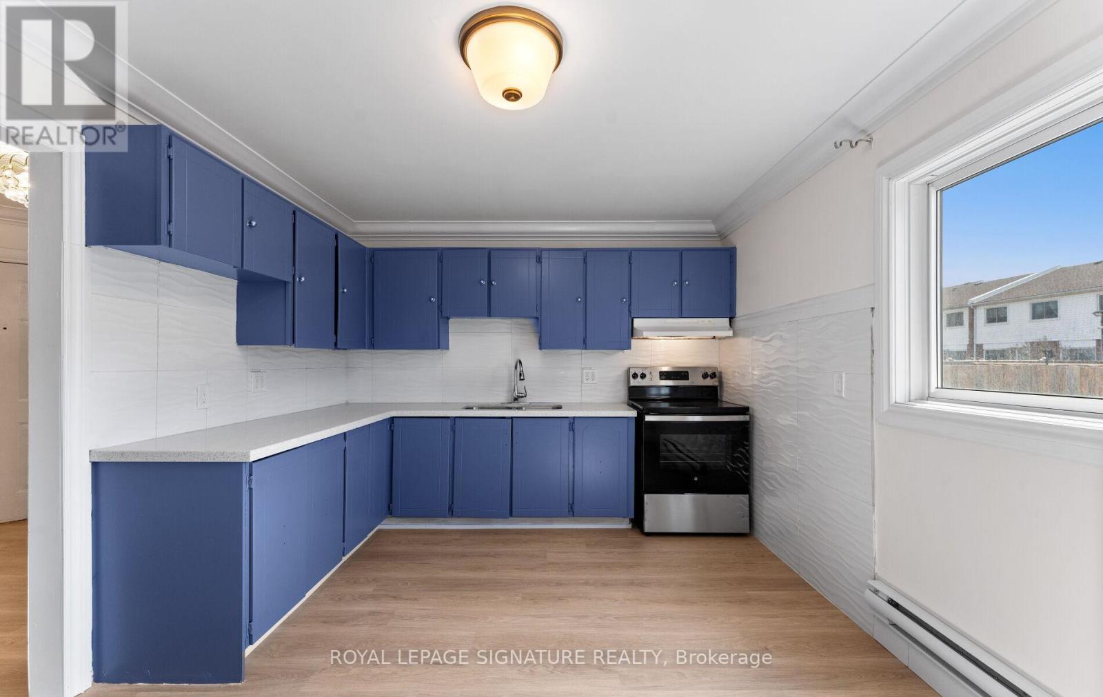Property at 147 - 1010 GLEN STREET image 2