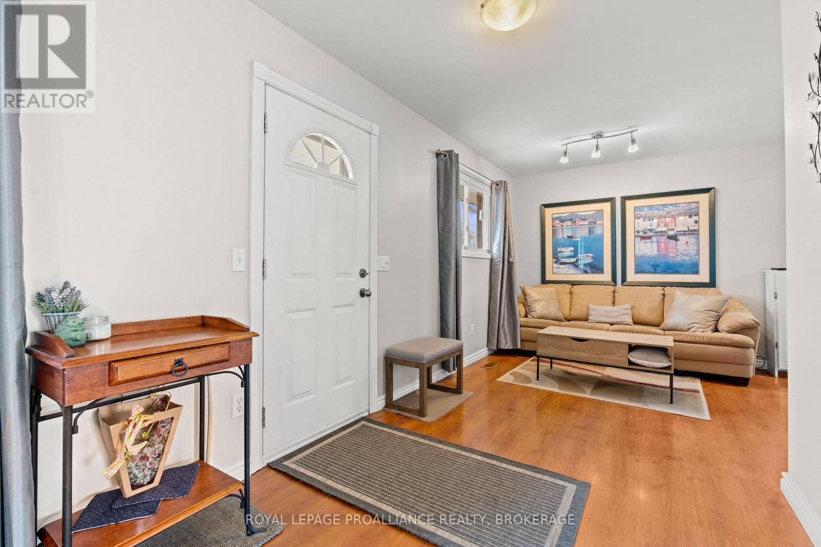 Property at 196 CAMBERLEY CRESCENT image 5