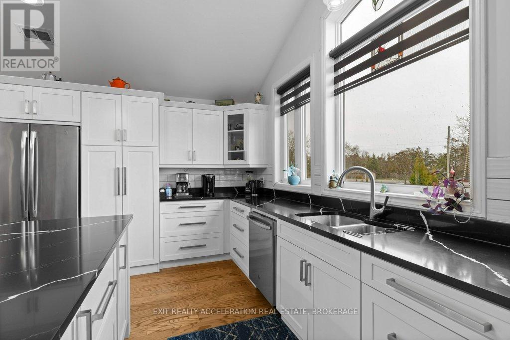 4704 County Rd 9, Greater Napanee (Greater Napanee), Ontario  K7R 3K8 - Photo 12 - X12097982