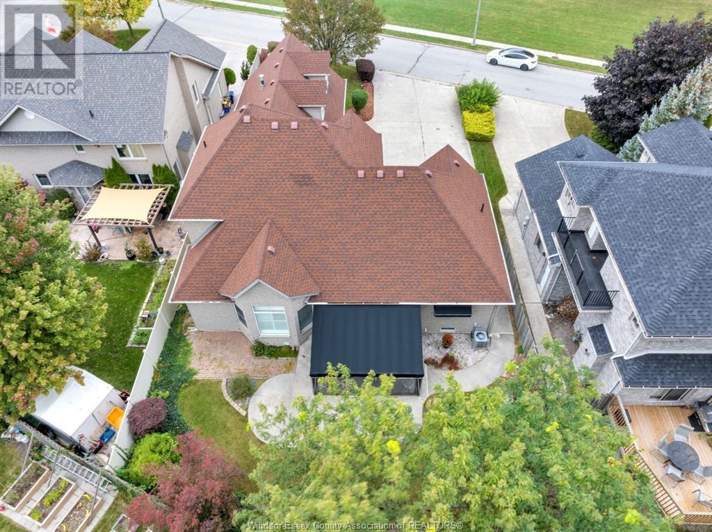 Property at 11341 AMALFI DR. image 4