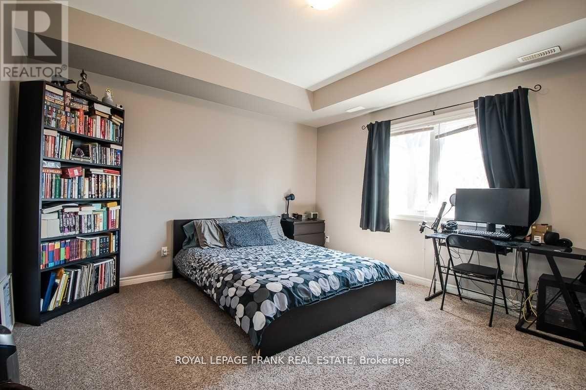 805a Dundas Street W, Whitby, Ontario  L1N 2N6 - Photo 8 - E12097918