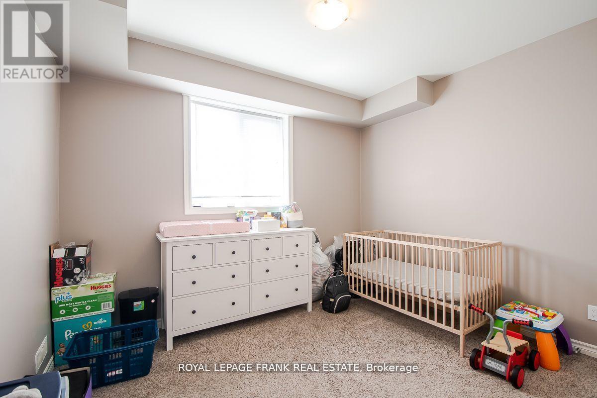 805b Dundas Street W, Whitby, Ontario  L1N 2N6 - Photo 17 - E12097922
