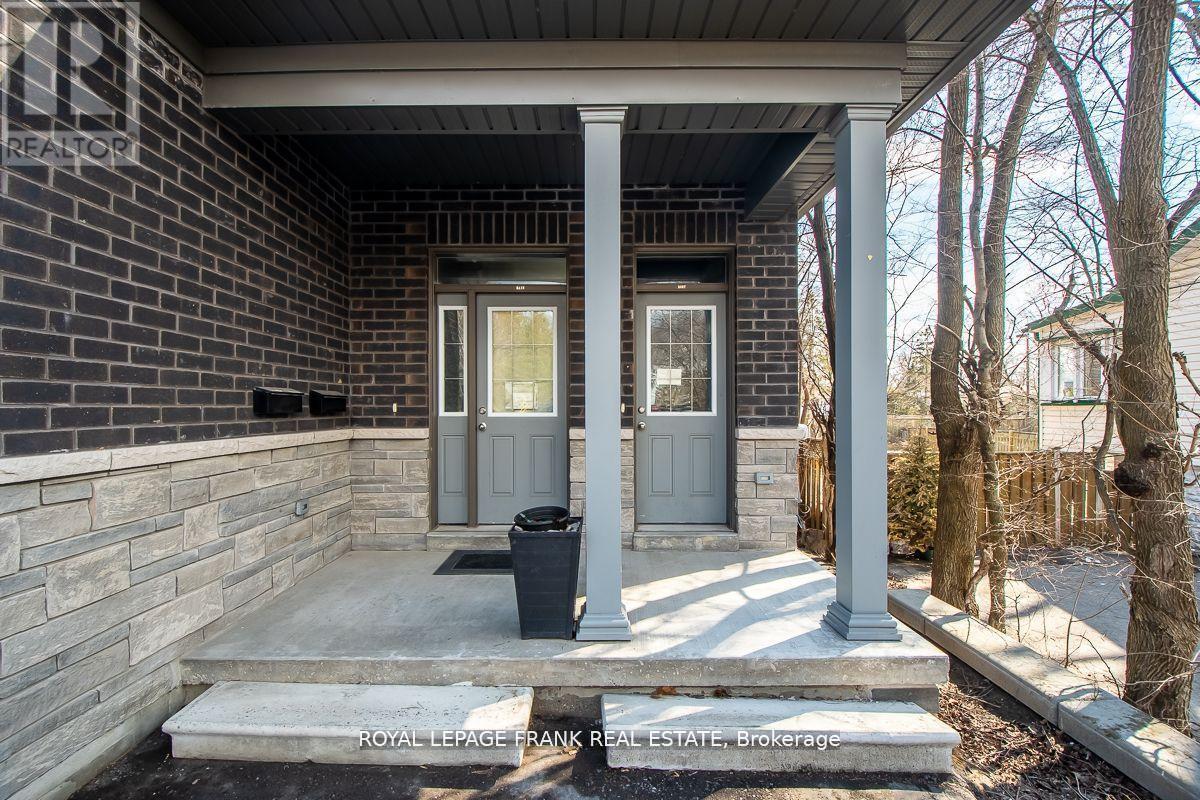 Property at 805B DUNDAS STREET W image 3