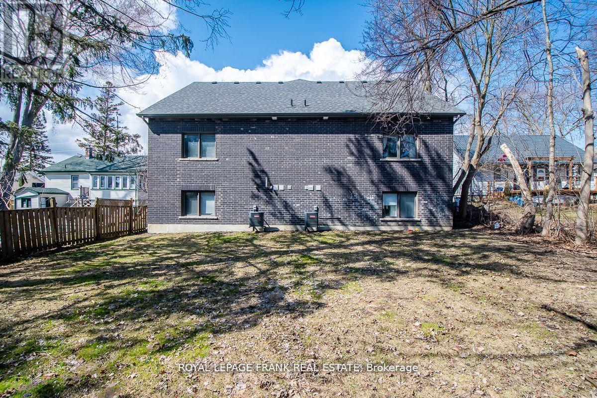 Property at 805B DUNDAS STREET W image 5
