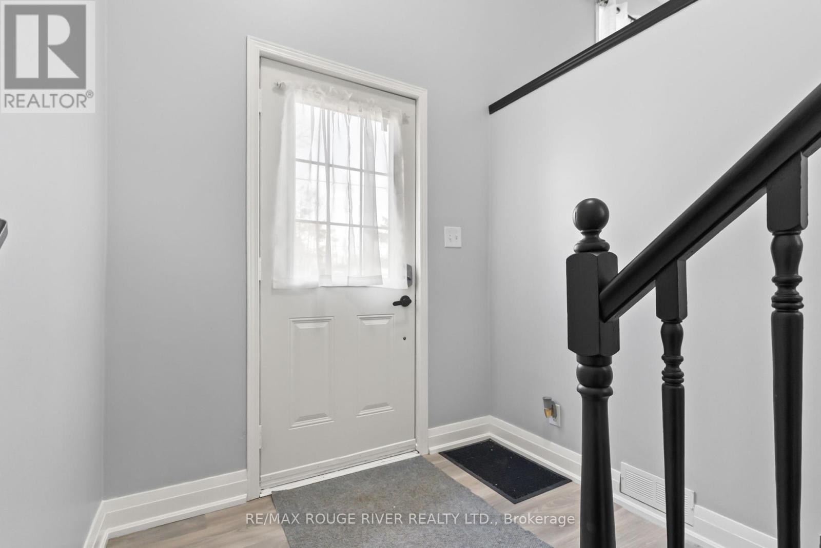 Property at 495 LAKELAND CRESCENT image 4