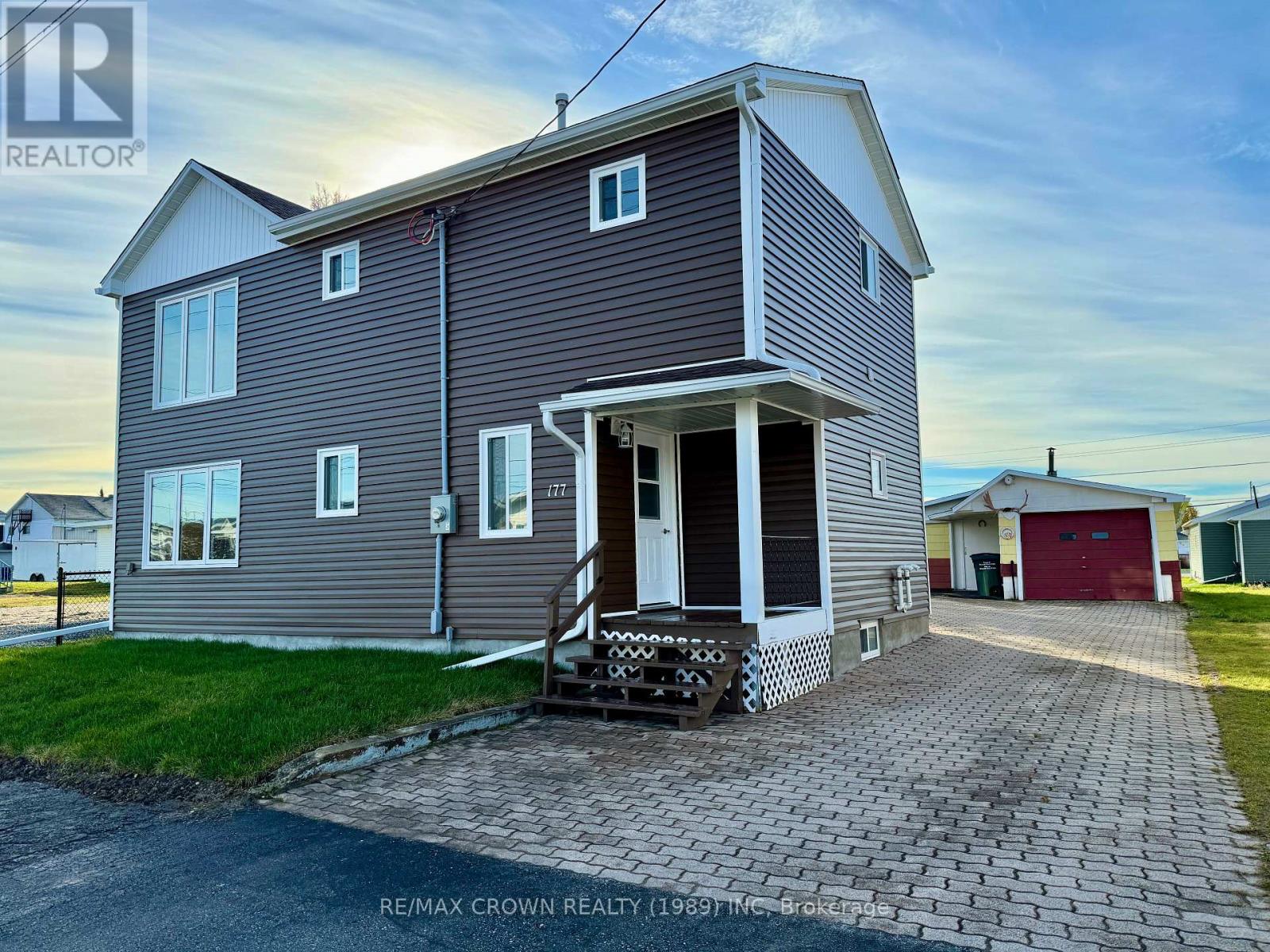 177 ELAINE AVENUE, Smooth Rock Falls, Ontario