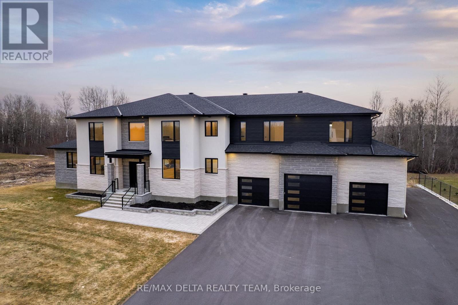 Property at 663 BALLYCASTLE CRESCENT image 2