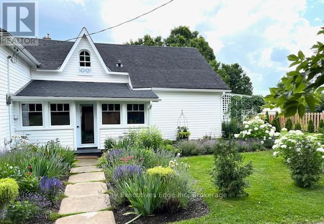 Property at 106 BRUCE STREET S image 3