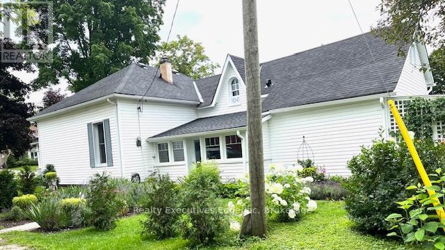 Property at 106 BRUCE STREET S image 4