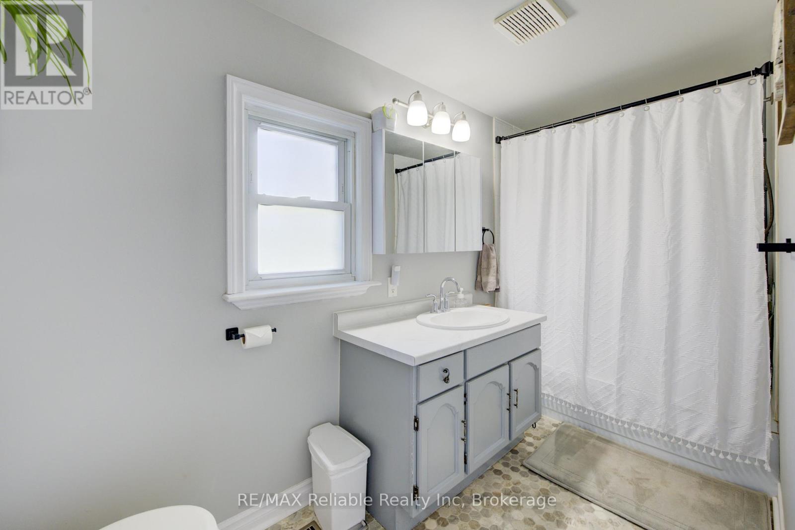 40 Mill Road W, Bluewater, Ontario  N0M 1J0 - Photo 20 - X12097996