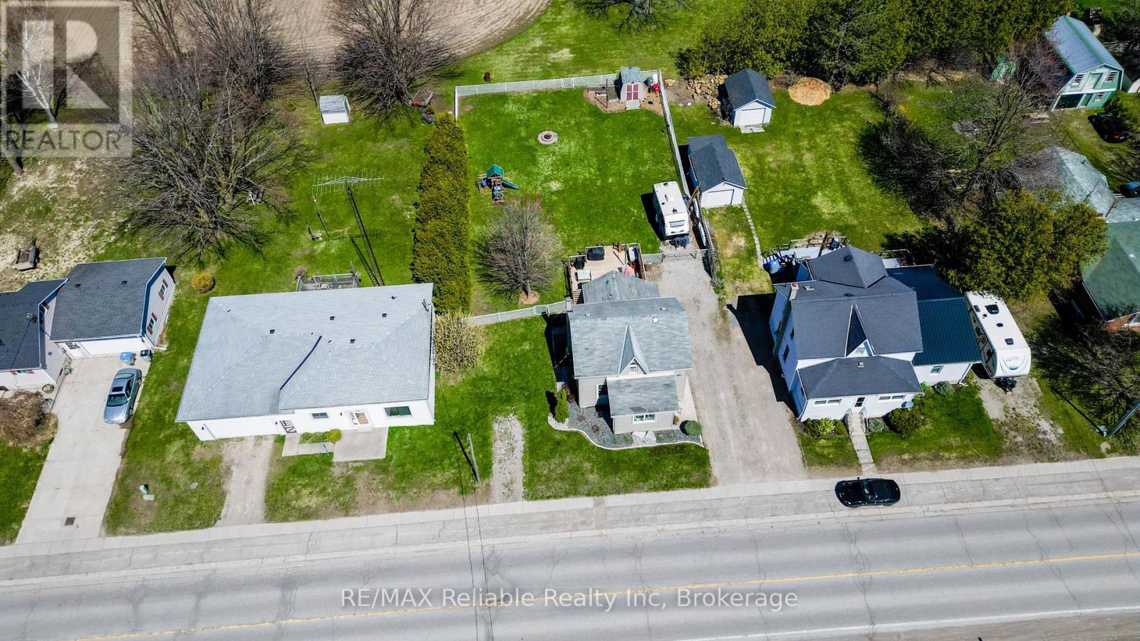 40 Mill Road W, Bluewater, Ontario  N0M 1J0 - Photo 42 - X12097996