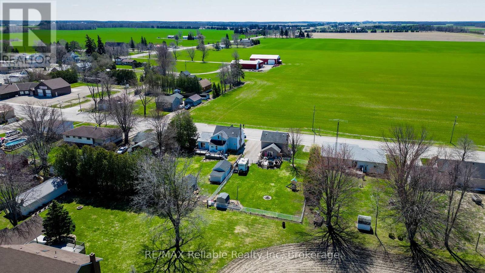 40 Mill Road W, Bluewater, Ontario  N0M 1J0 - Photo 44 - X12097996