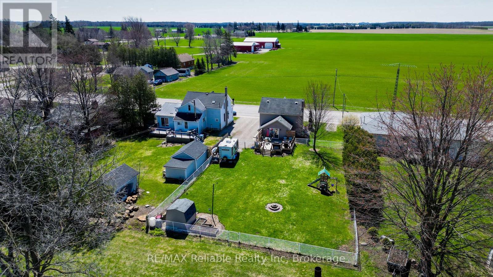 40 Mill Road W, Bluewater, Ontario  N0M 1J0 - Photo 45 - X12097996