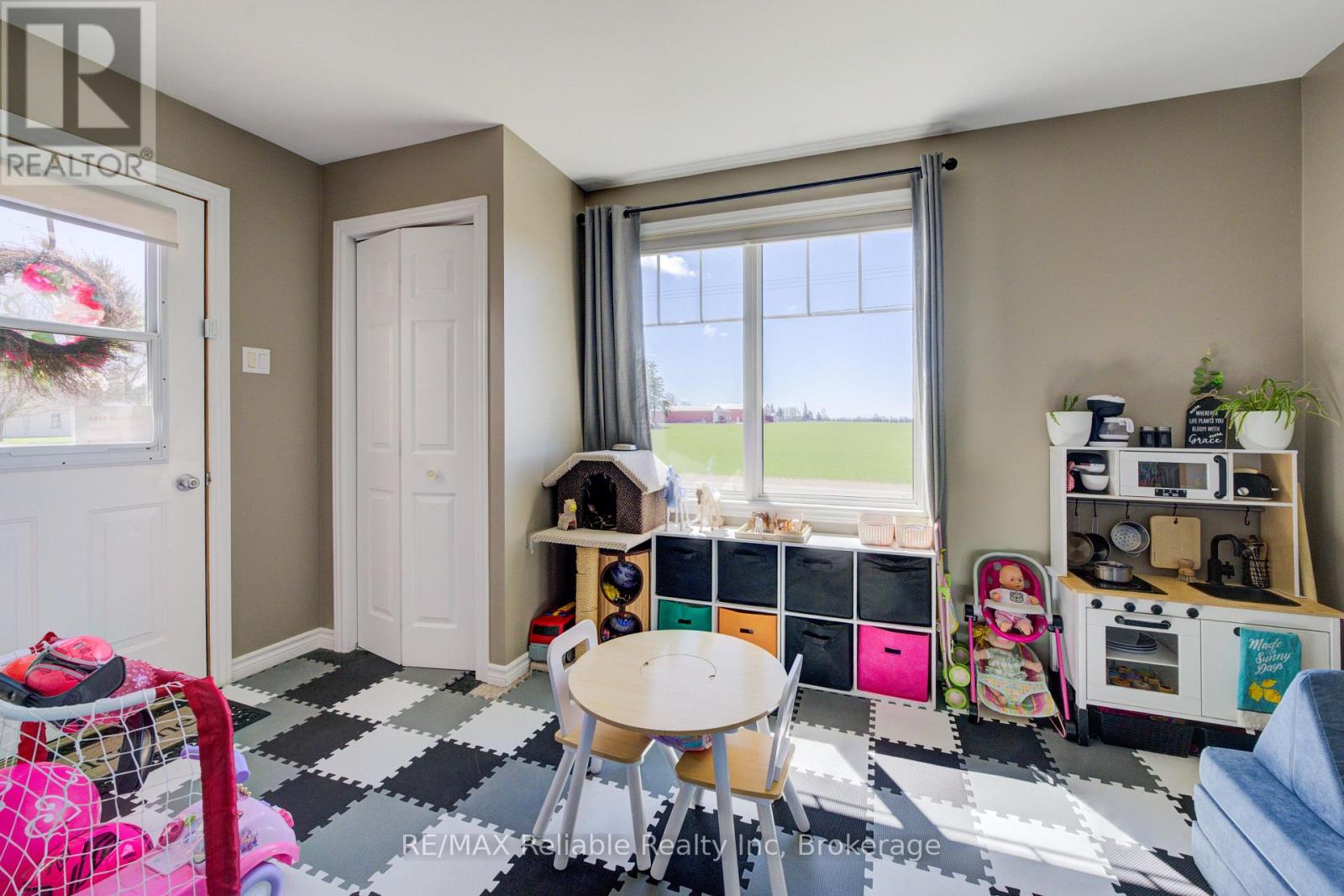 40 Mill Road W, Bluewater, Ontario  N0M 1J0 - Photo 5 - X12097996