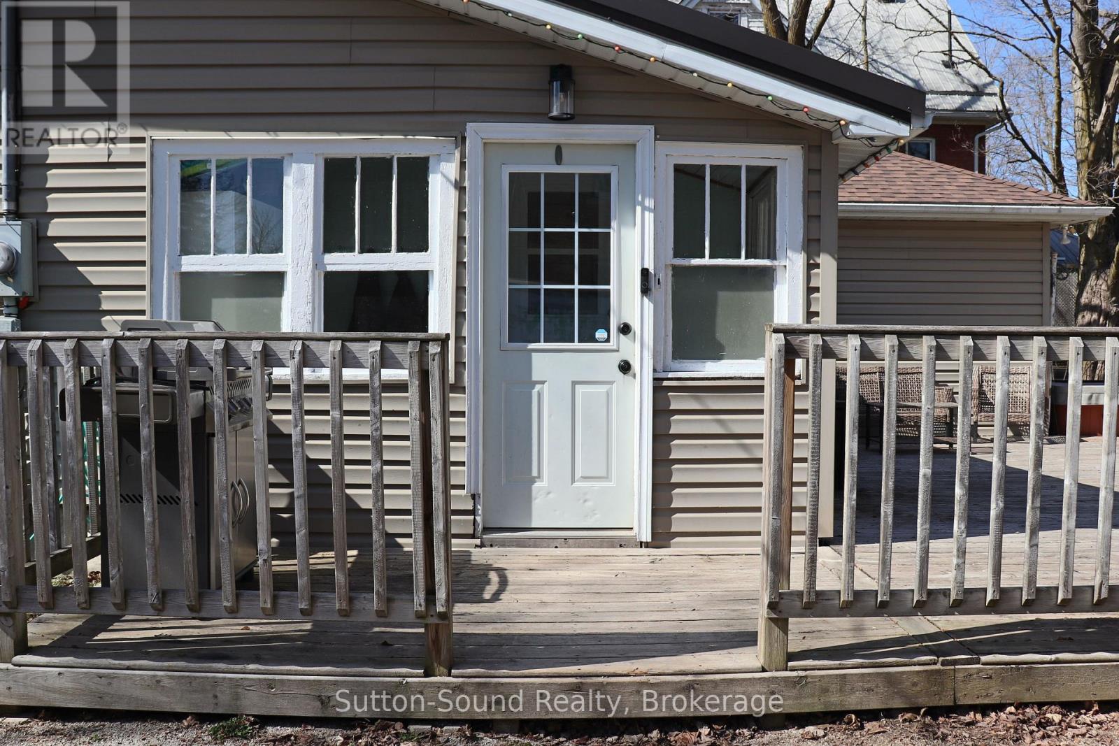31 Yonge Street S, Arran-Elderslie, Ontario  N0H 2N0 - Photo 2 - X12098059