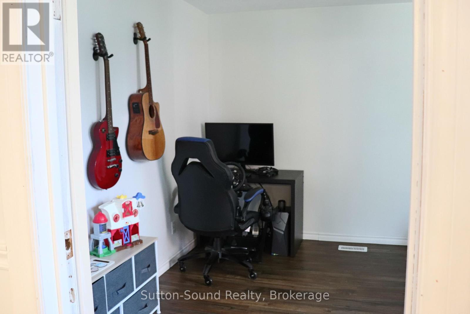 31 Yonge Street S, Arran-Elderslie, Ontario  N0H 2N0 - Photo 32 - X12098059
