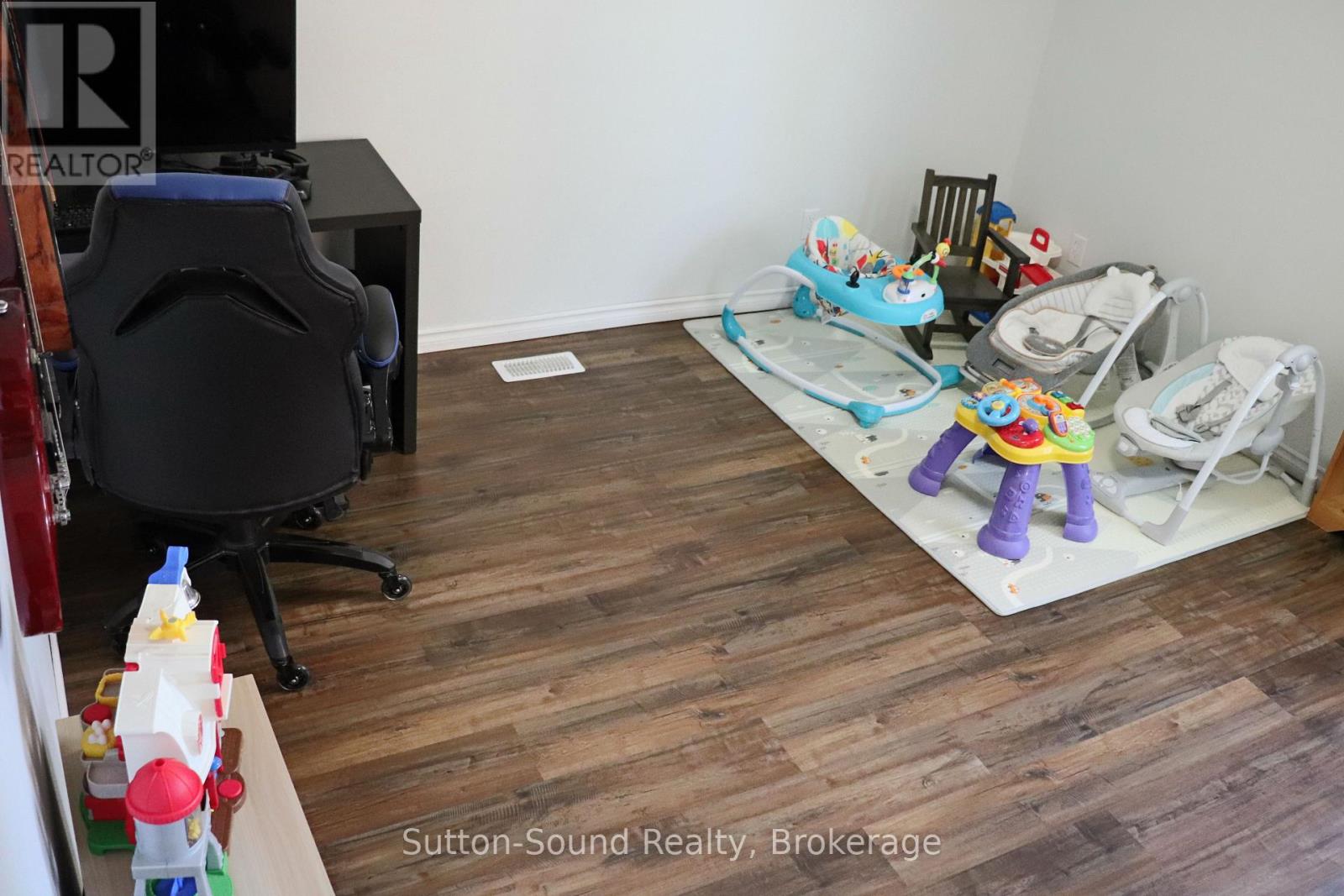 31 Yonge Street S, Arran-Elderslie, Ontario  N0H 2N0 - Photo 33 - X12098059