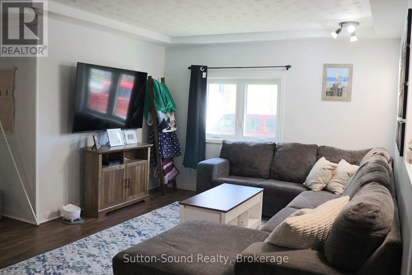 31 Yonge Street S, Arran-Elderslie, Ontario  N0H 2N0 - Photo 37 - X12098059