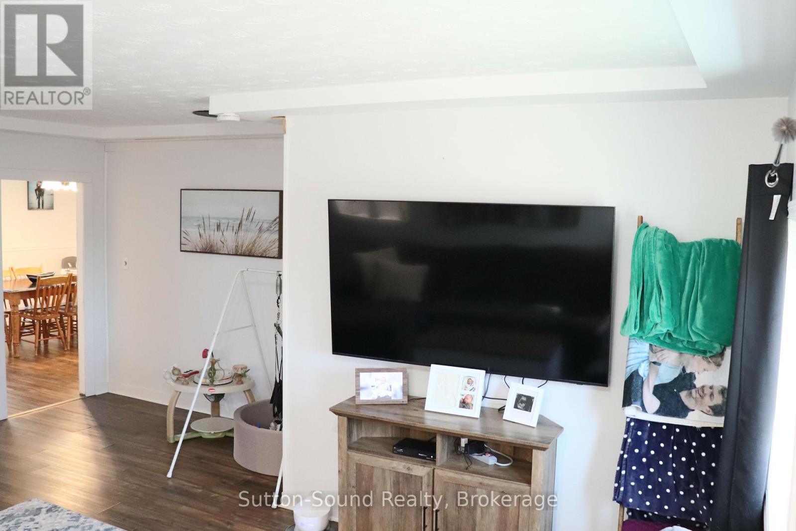 31 Yonge Street S, Arran-Elderslie, Ontario  N0H 2N0 - Photo 39 - X12098059