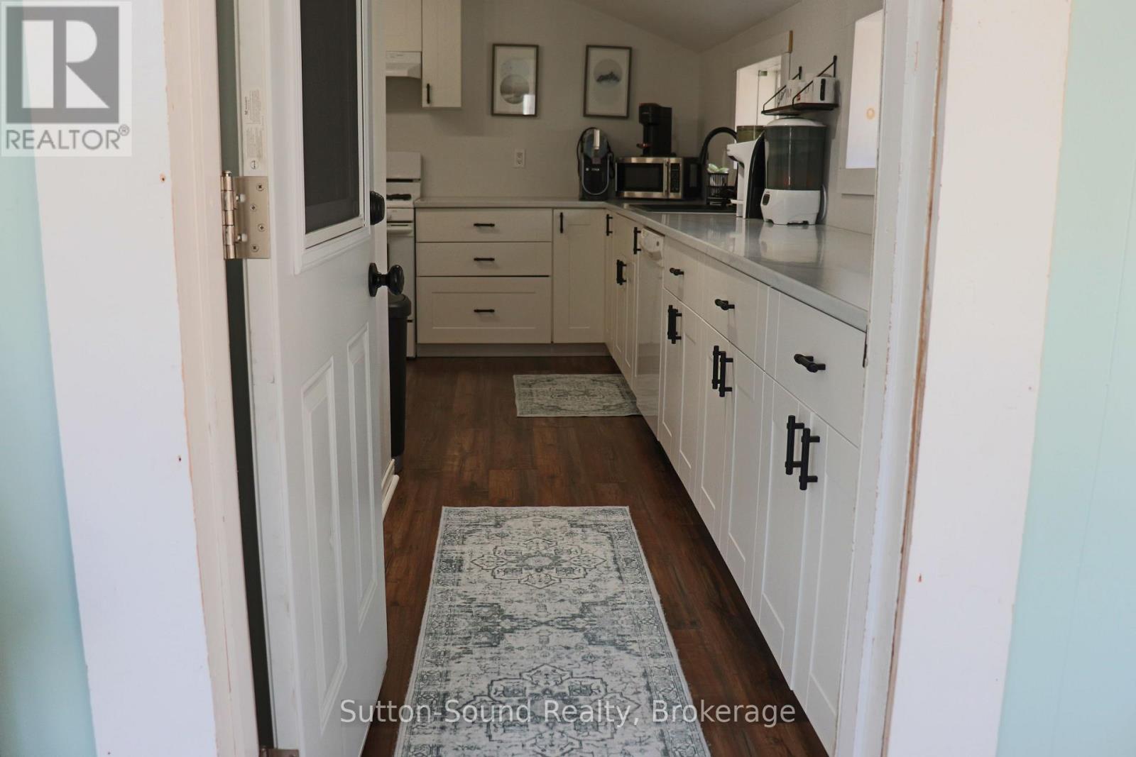31 Yonge Street S, Arran-Elderslie, Ontario  N0H 2N0 - Photo 4 - X12098059