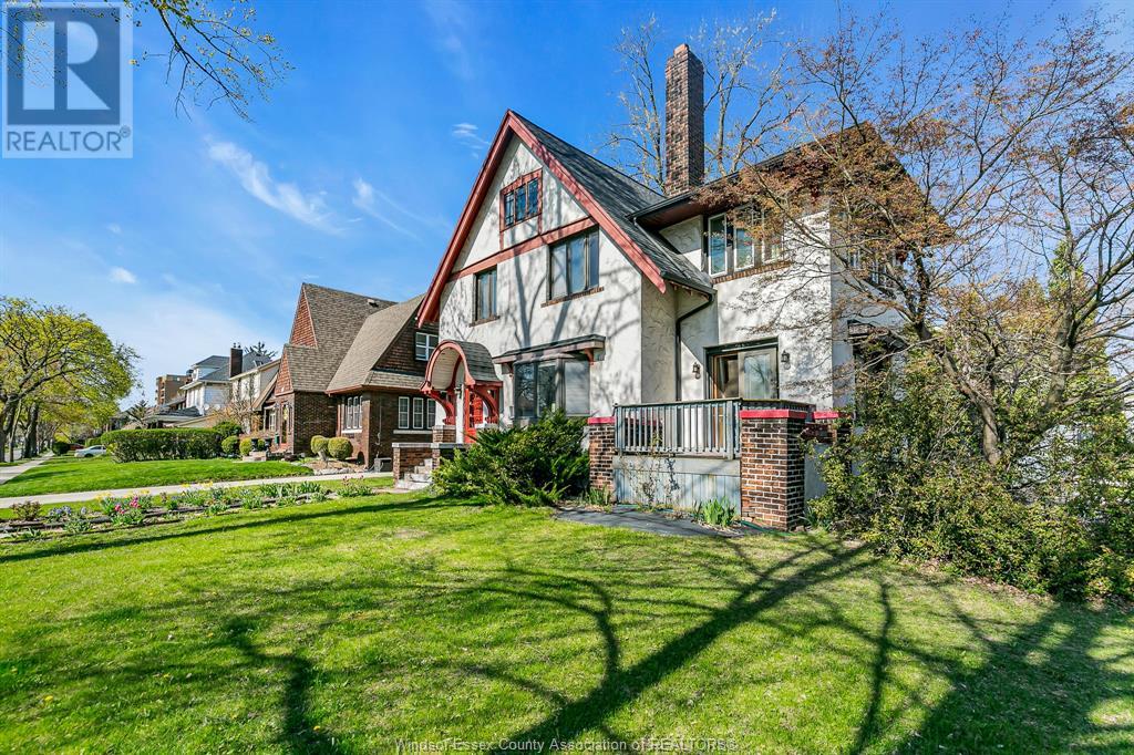 Property at 394 ASKIN AVENUE image 3