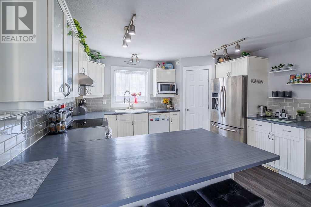 Property at 65 Fern Glade Crescent image 4