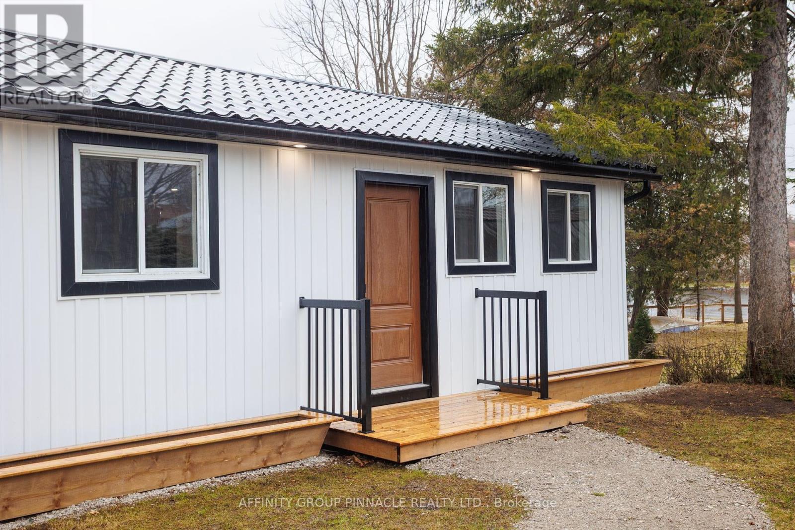6 Queen Street, Kawartha Lakes, Ontario K0M 1K0 - Photo 39 - X12096133