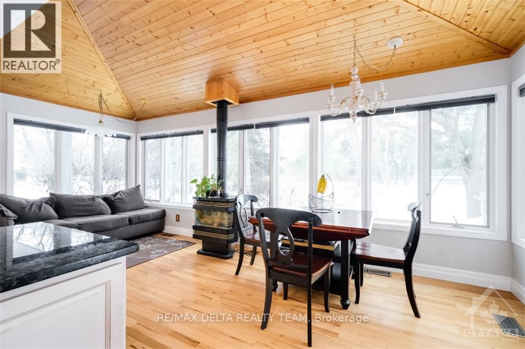4 Aleutian Road, Ottawa, Ontario  K2H 7C8 - Photo 13 - X12084138