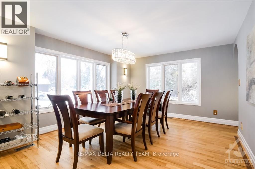 4 Aleutian Road, Ottawa, Ontario  K2H 7C8 - Photo 8 - X12084138