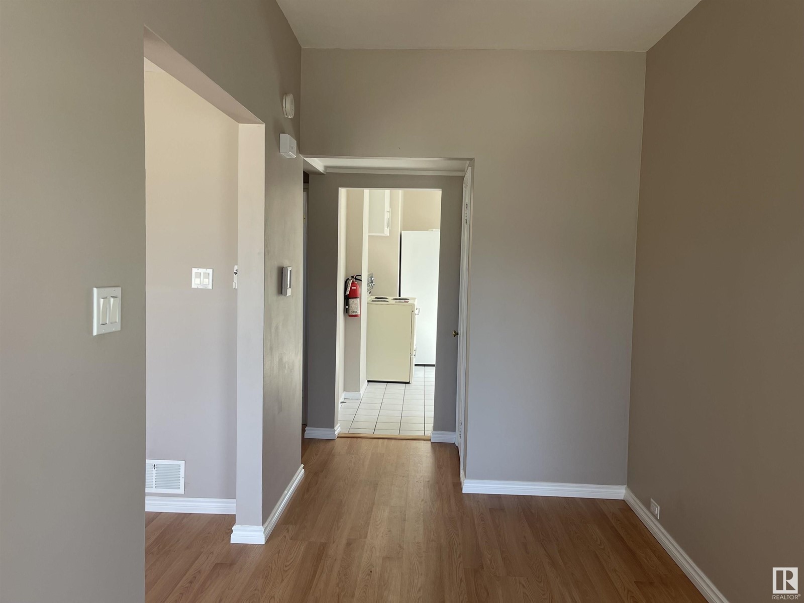Property at 11161 96 ST NW image 2