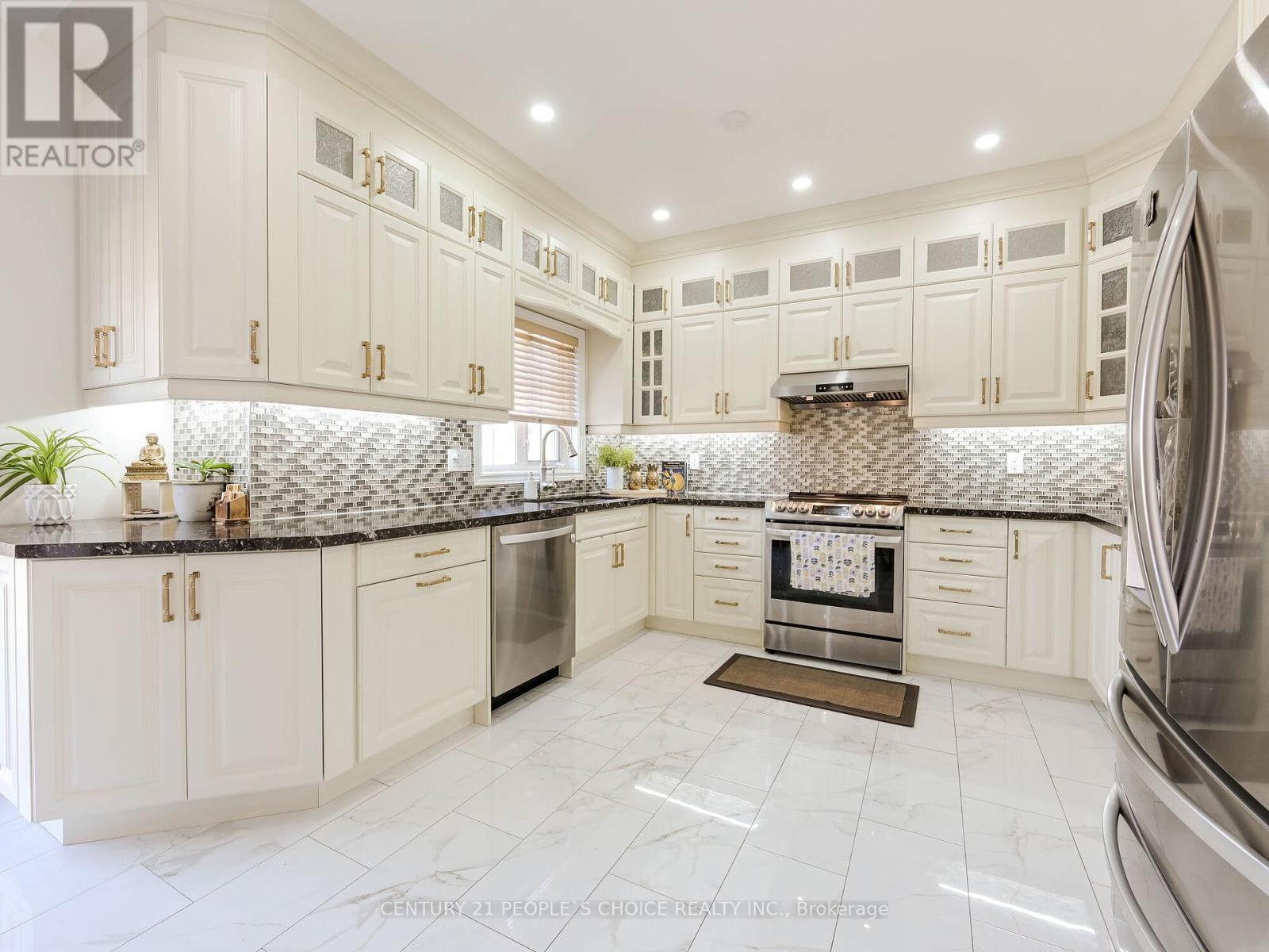 6963 Amour Terrace, Mississauga, Ontario  L5W 1G5 - Photo 16 - W12097954