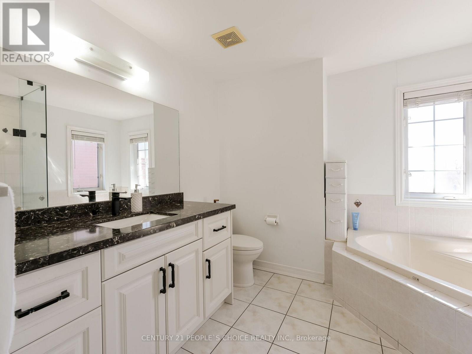 6963 Amour Terrace, Mississauga, Ontario  L5W 1G5 - Photo 24 - W12097954