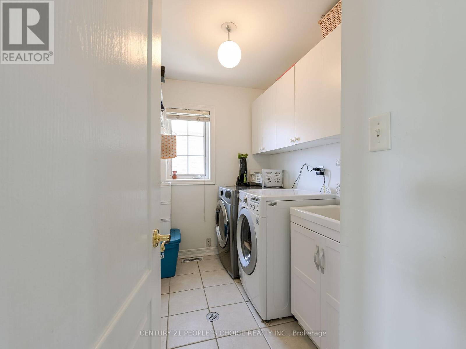 6963 Amour Terrace, Mississauga, Ontario  L5W 1G5 - Photo 37 - W12097954