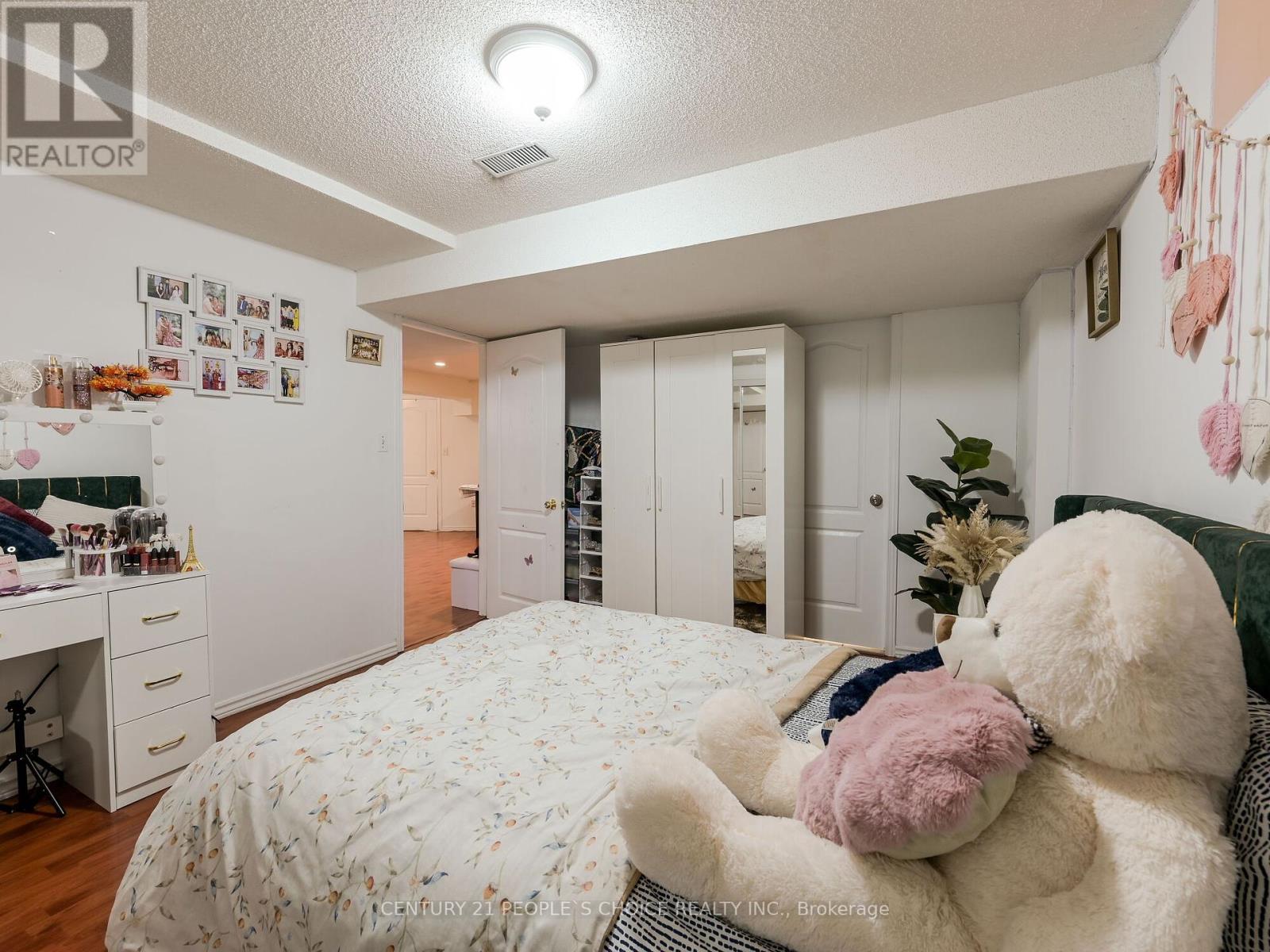 6963 Amour Terrace, Mississauga, Ontario  L5W 1G5 - Photo 43 - W12097954
