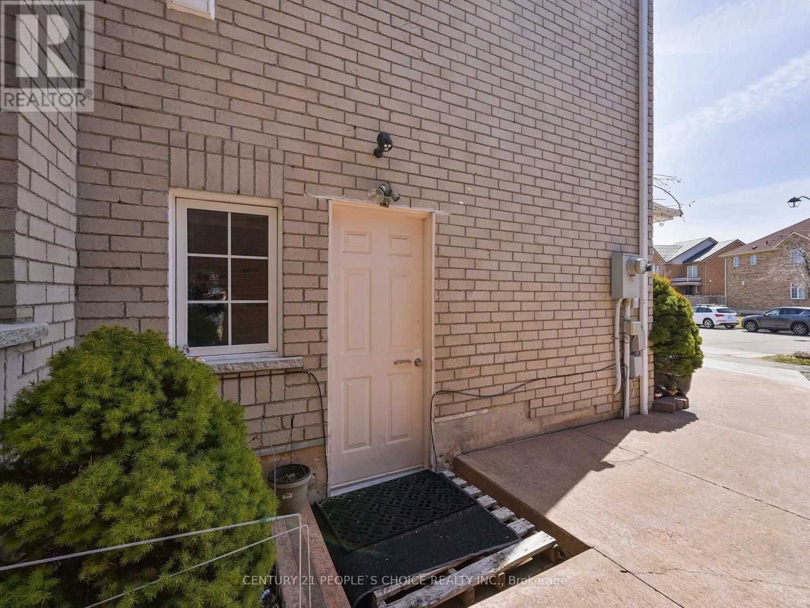 6963 Amour Terrace, Mississauga, Ontario  L5W 1G5 - Photo 46 - W12097954