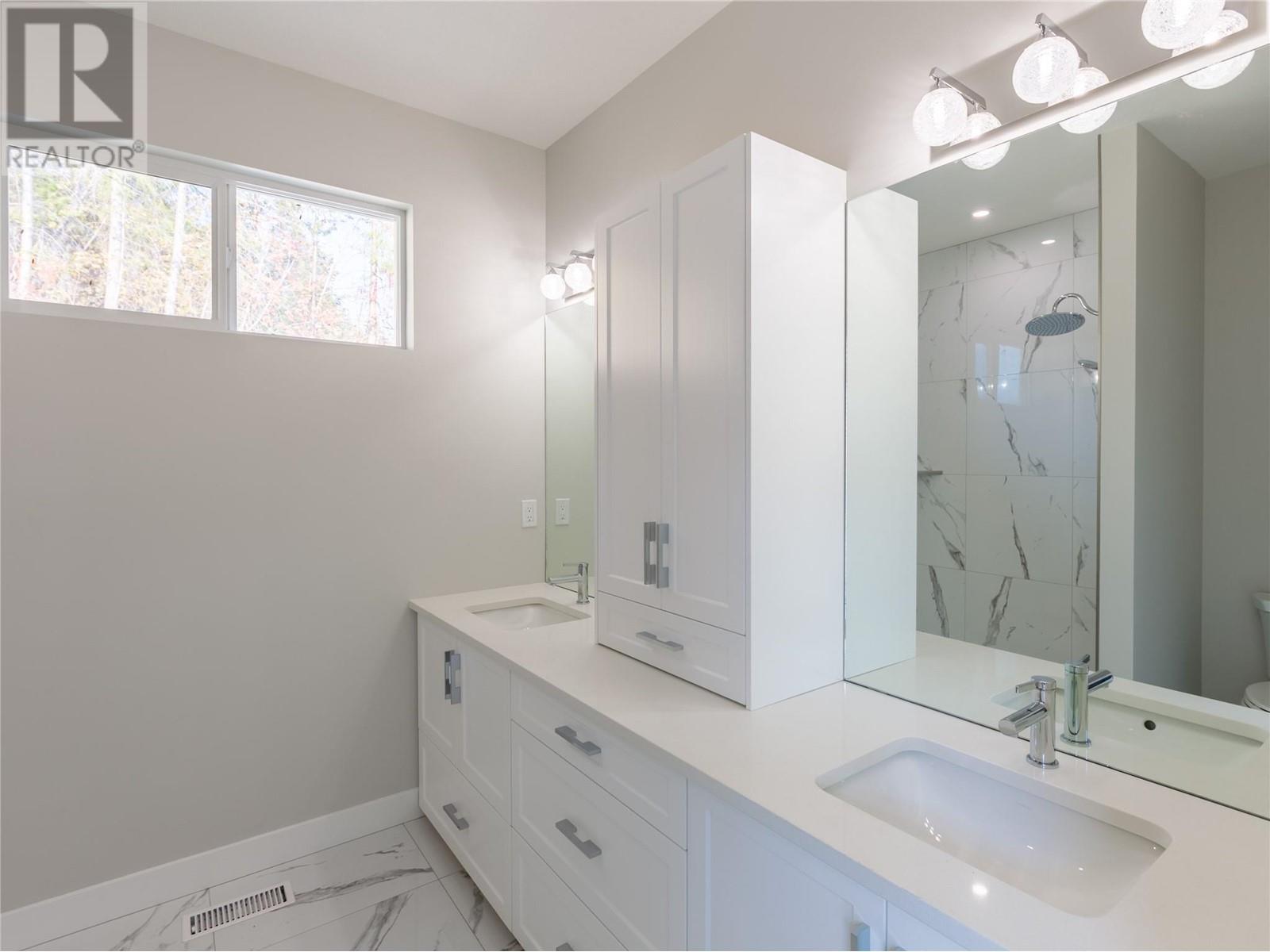 2708 Cedar Ridge Street, Lumby, British Columbia  V0E 2G0 - Photo 26 - 10341589