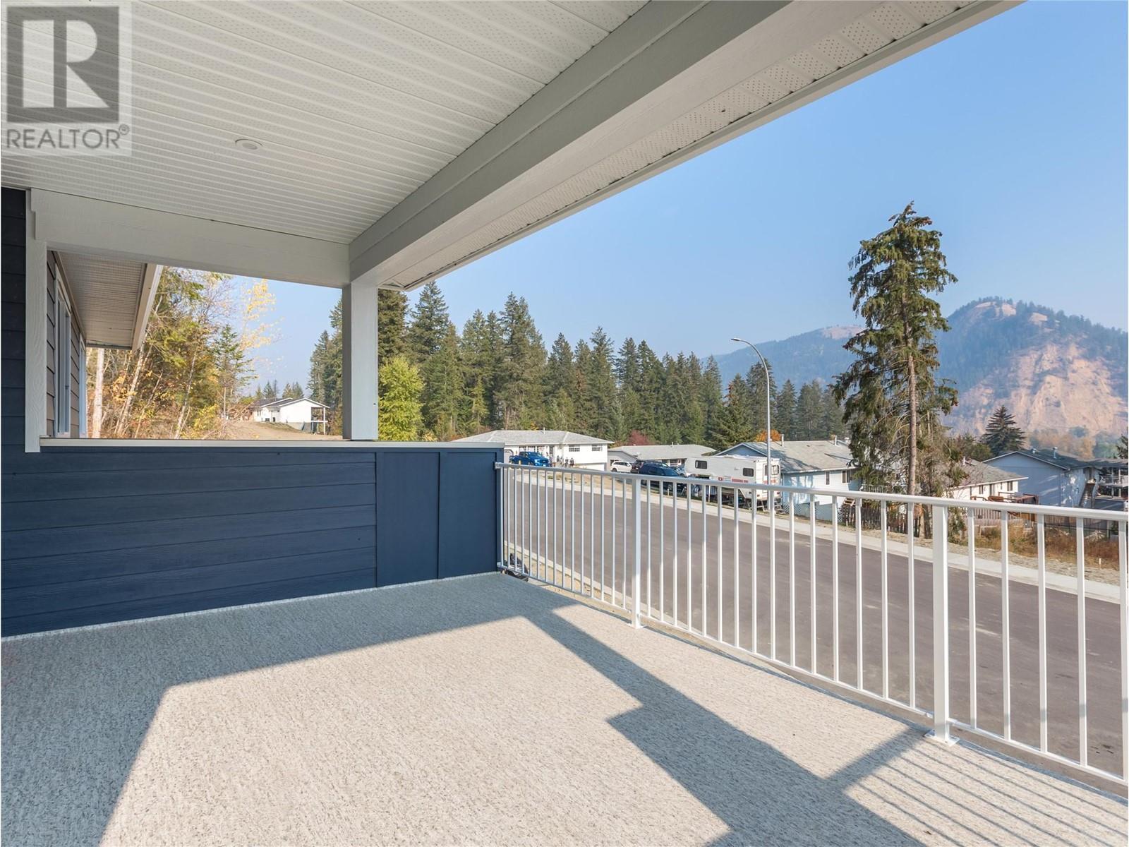2708 Cedar Ridge Street, Lumby, British Columbia  V0E 2G0 - Photo 20 - 10341589