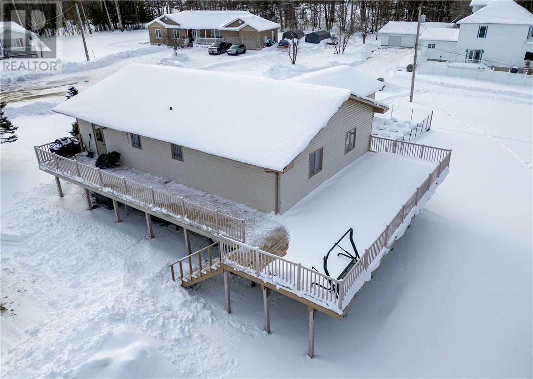10 Vanhorn Street, Gore Bay, Ontario  P0P 1H0 - Photo 5 - 2120584