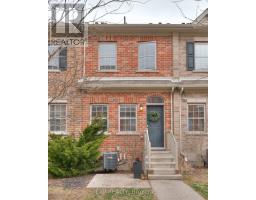 6 HYDE PARK MEWS, Kitchener, Ontario