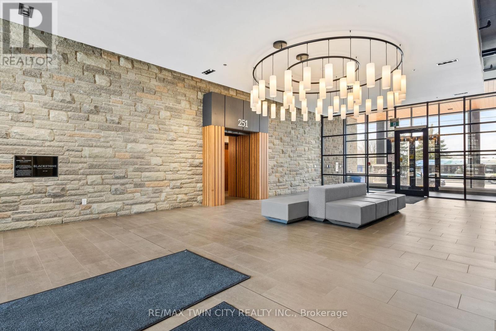 607 - 251 Northfield Drive E, Waterloo, Ontario  N2K 0G9 - Photo 4 - X12098093