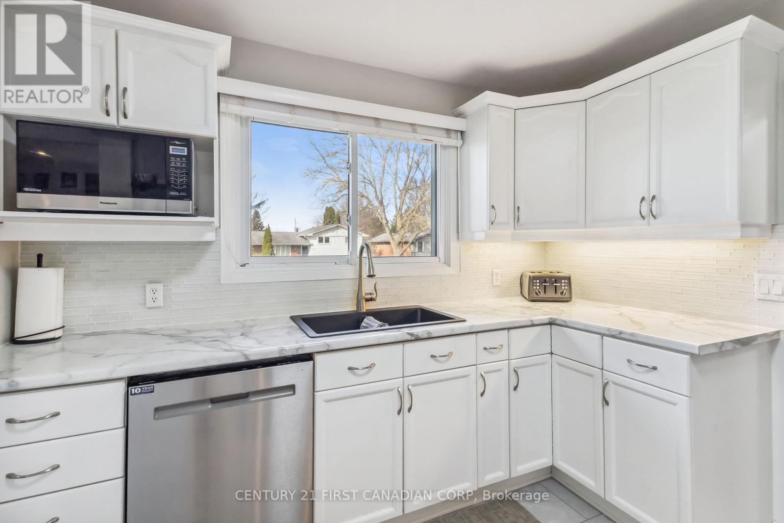 264 Chittick Crescent, Thames Centre, Ontario  N0L 1G3 - Photo 13 - X12098133